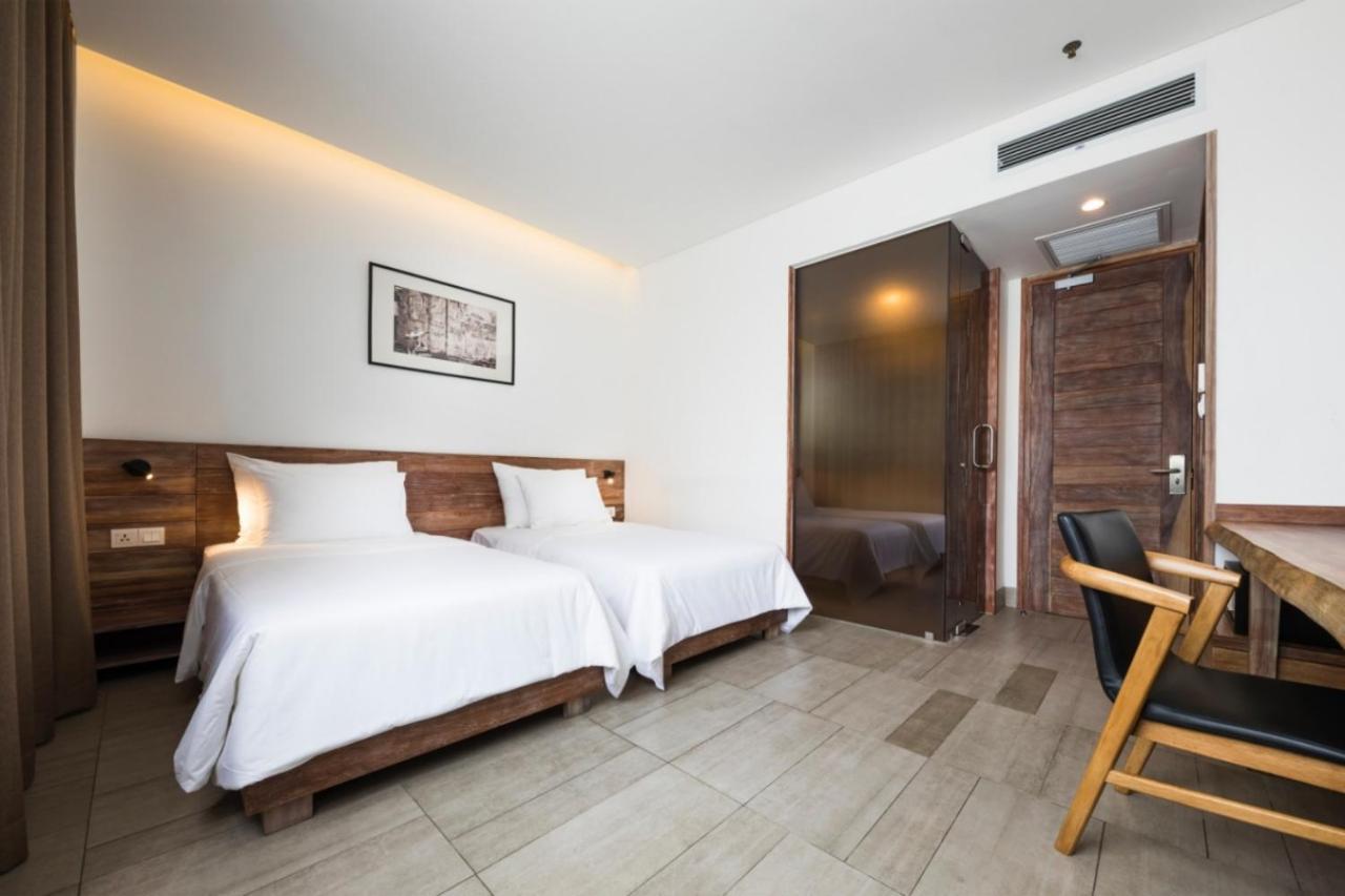 Hotel Triple E