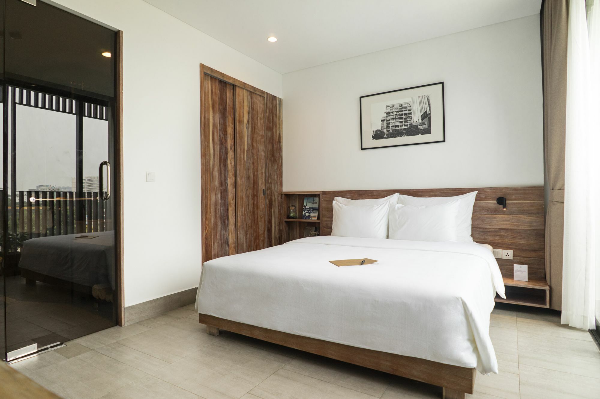 Hotel Triple E 3*